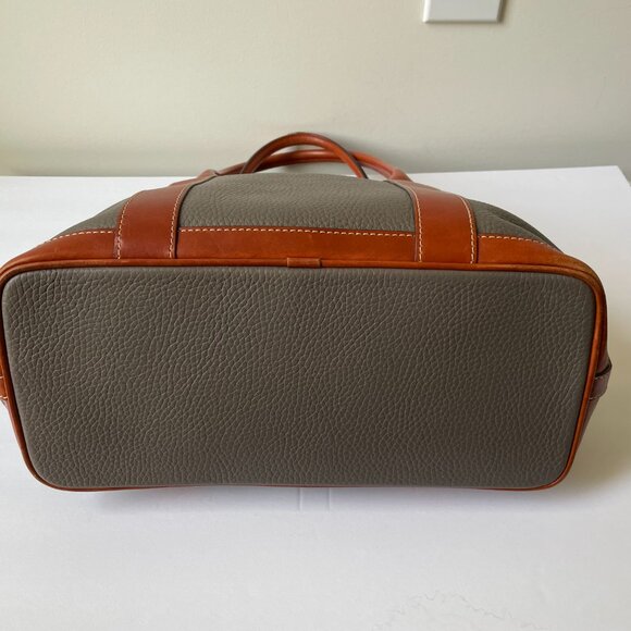 Dooney & Bourke pebbled leather tote, snap closure, color: gray and cognac - Picture 5 of 10